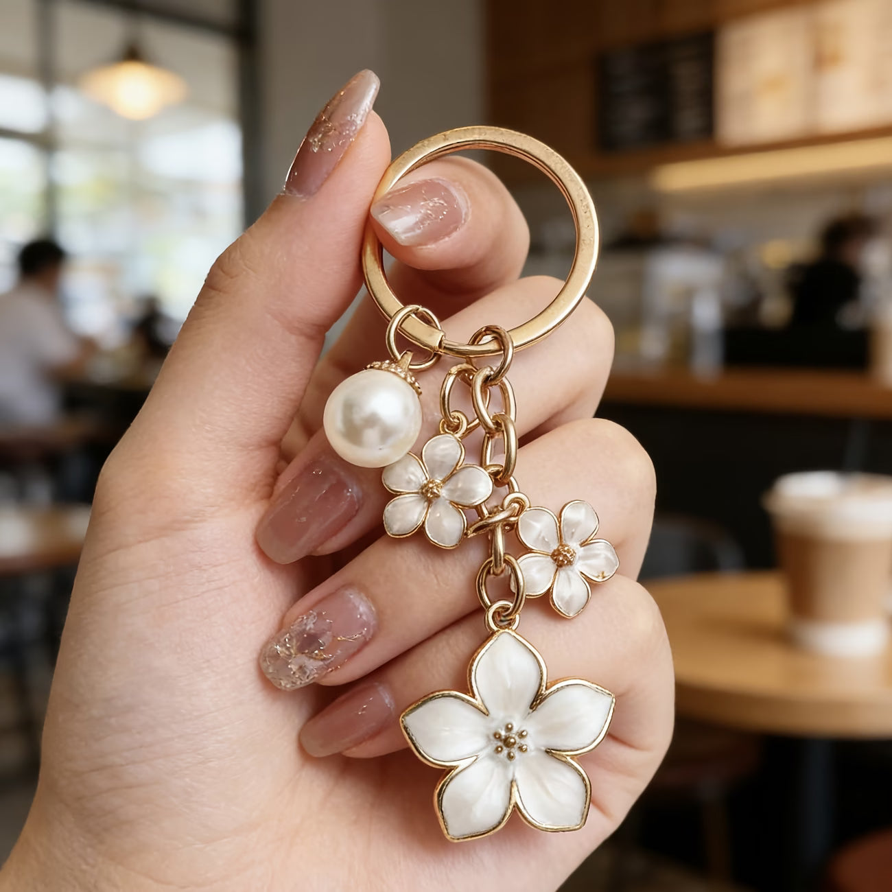 Pearl Flower Pendant Keychain