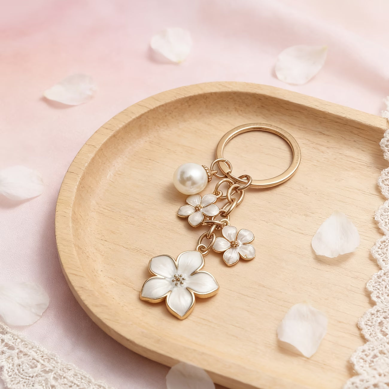 Pearl Flower Pendant Keychain